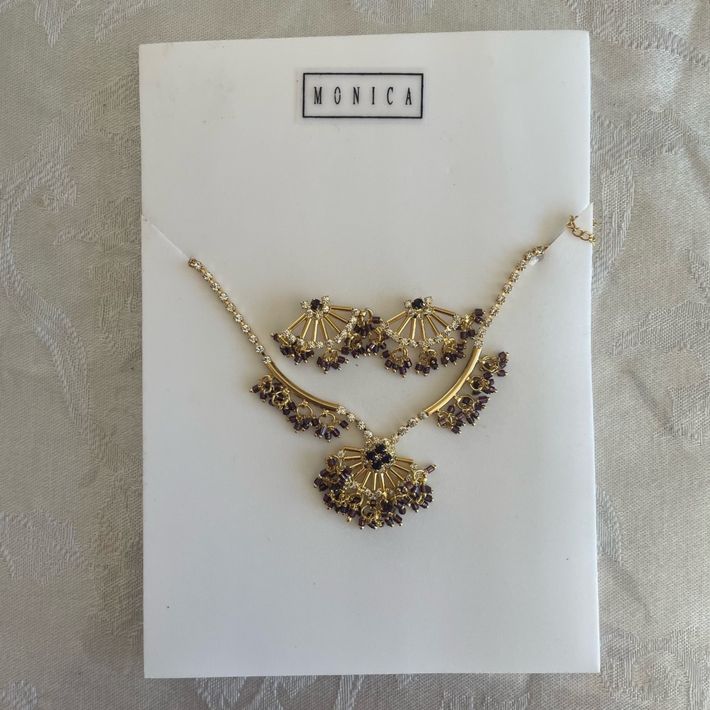 Costume Jewelry necklace and earring set